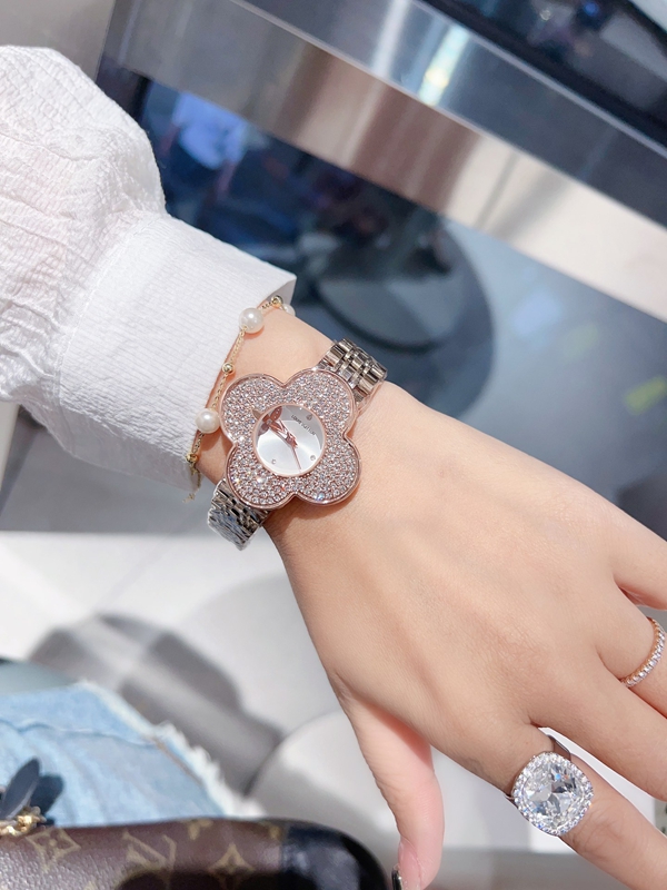 ブランド時計角部分ディテール